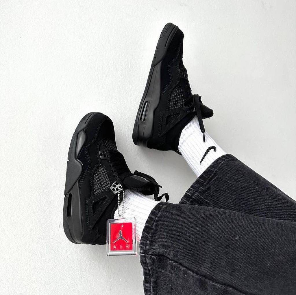 جردن 4بلک کت Nike Air Jordan4 black cat