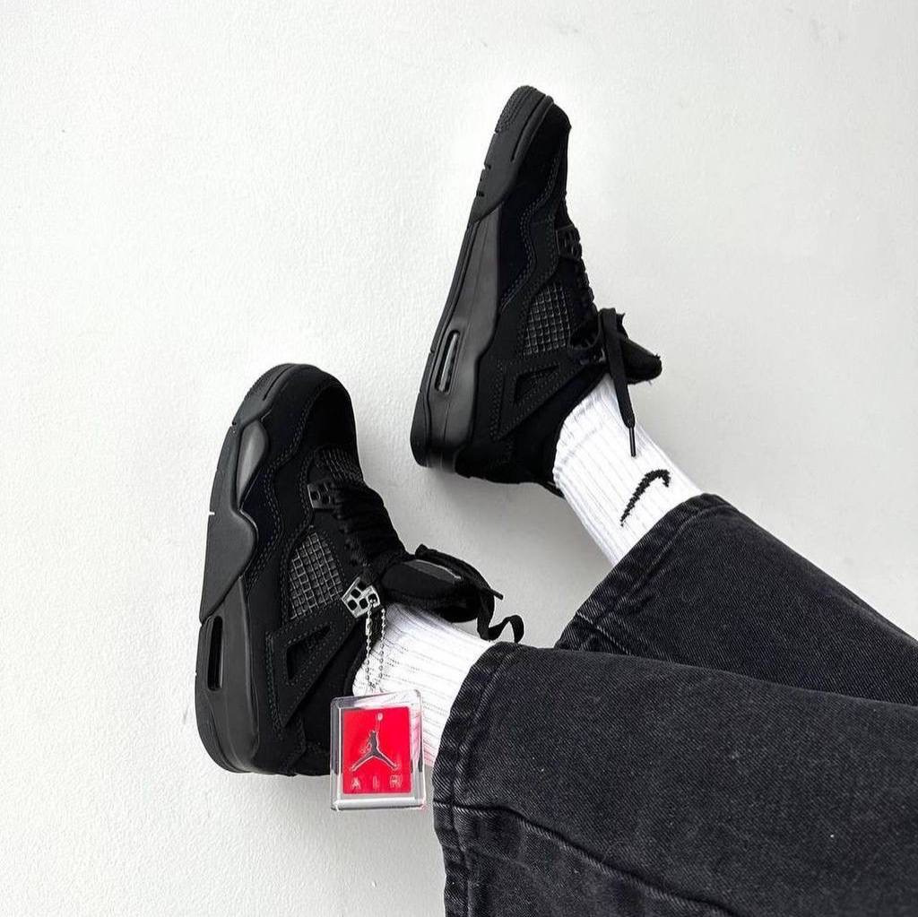 جردن 4بلک کت Nike Air Jordan4 black cat