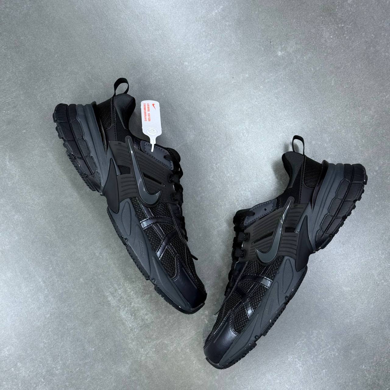 نایک وی تو کی تمام مشکی Nike V2K Run