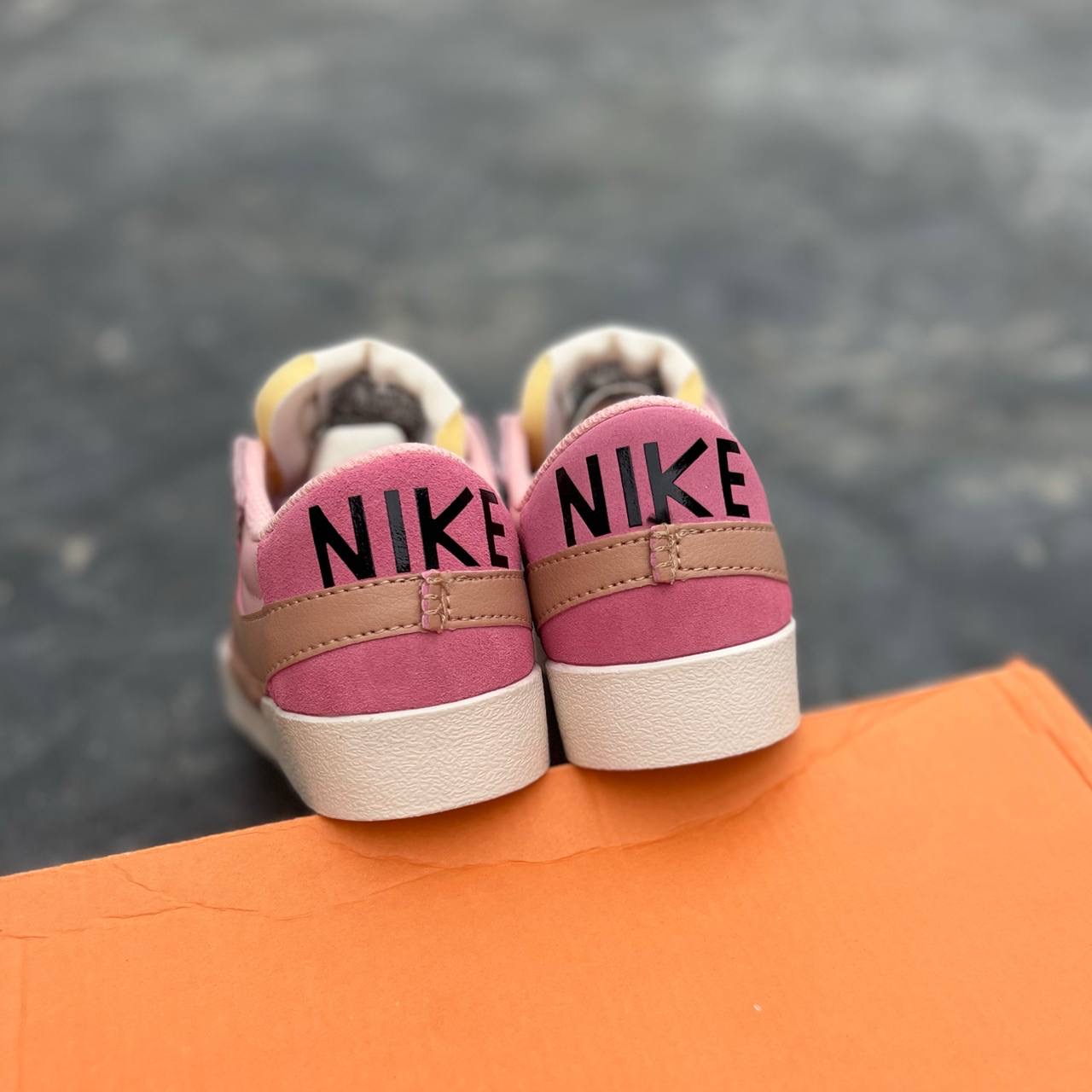 نایک ایر جردن وان بلیزر صورتی Nike Air Jordan 1