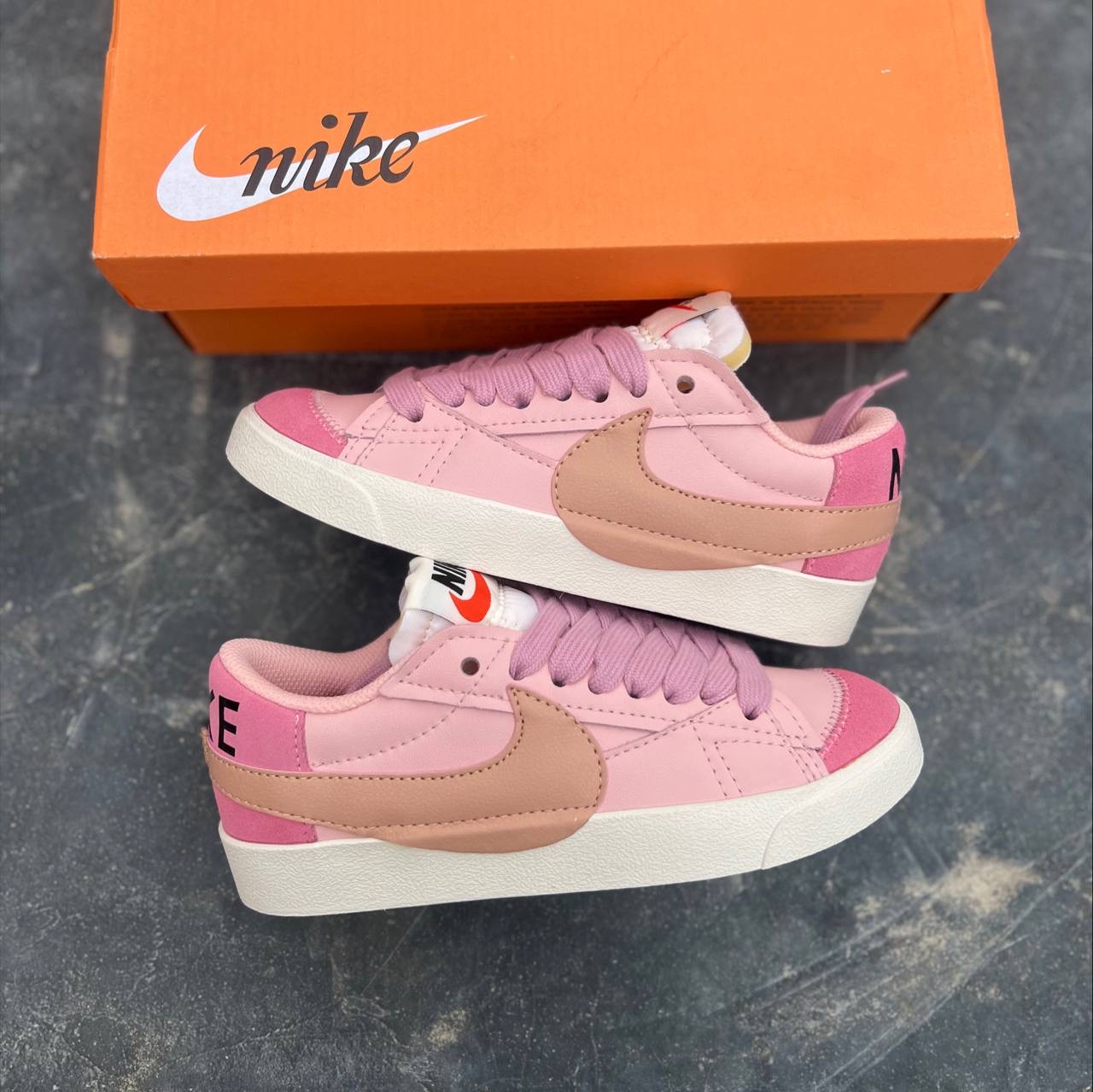 نایک ایر جردن وان بلیزر صورتی Nike Air Jordan 1
