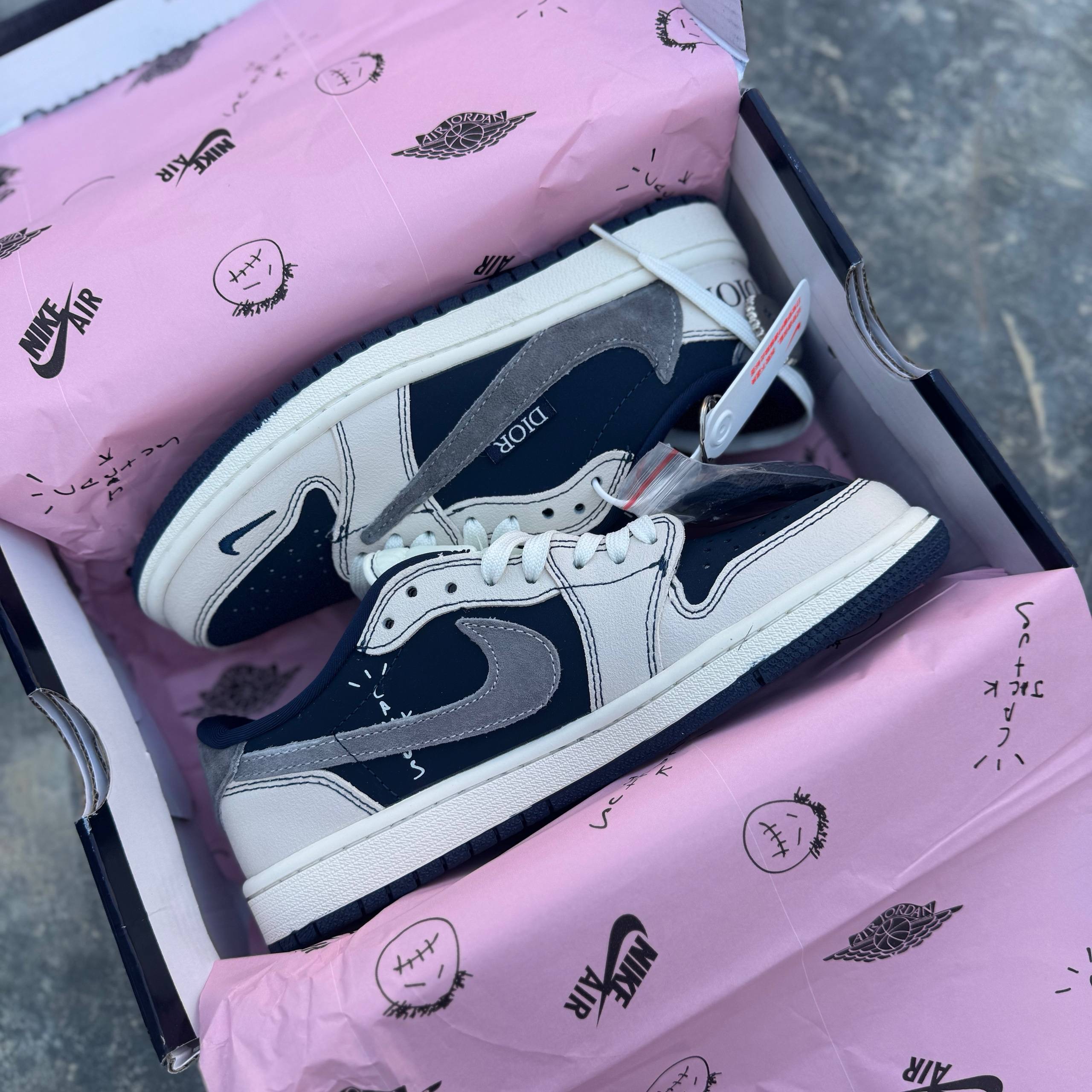 ترویس اسکات دیور Nike Air Jordan 1 Low OG SP Travis Scott x Dior.