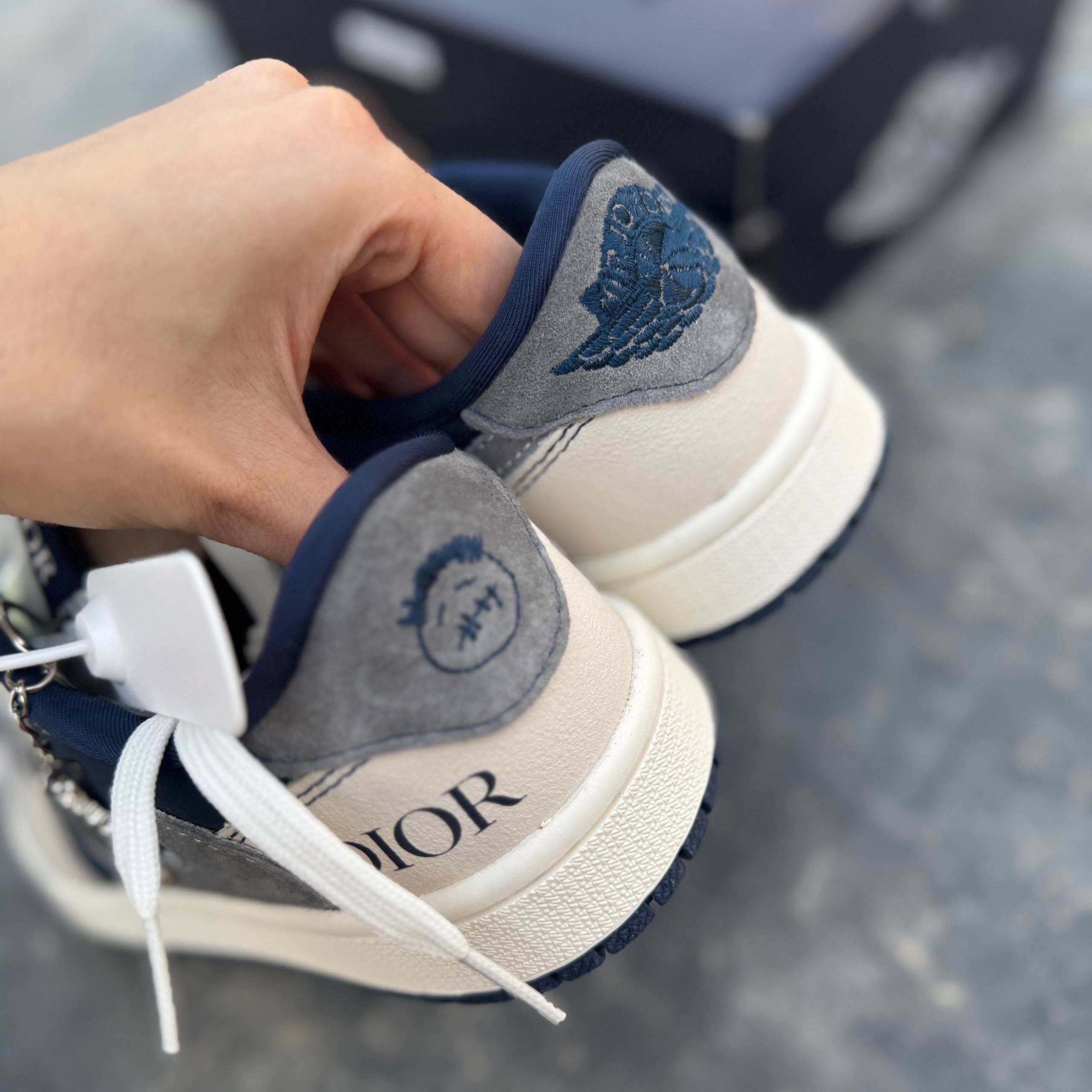 ترویس اسکات دیور Nike Air Jordan 1 Low OG SP Travis Scott x Dior.