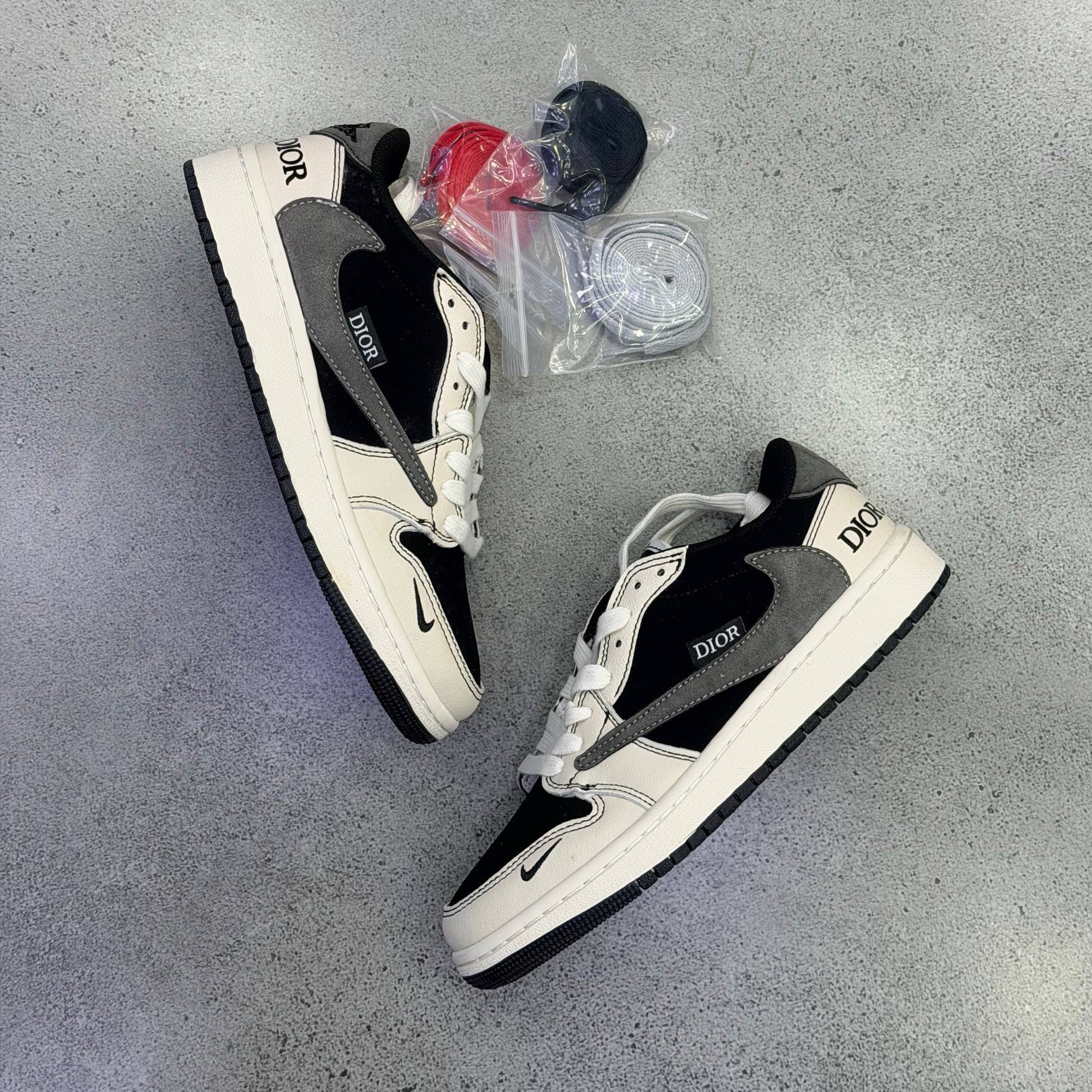 ترویس اسکات دیور Nike Air Jordan 1 Low OG SP Travis Scott x Dior.