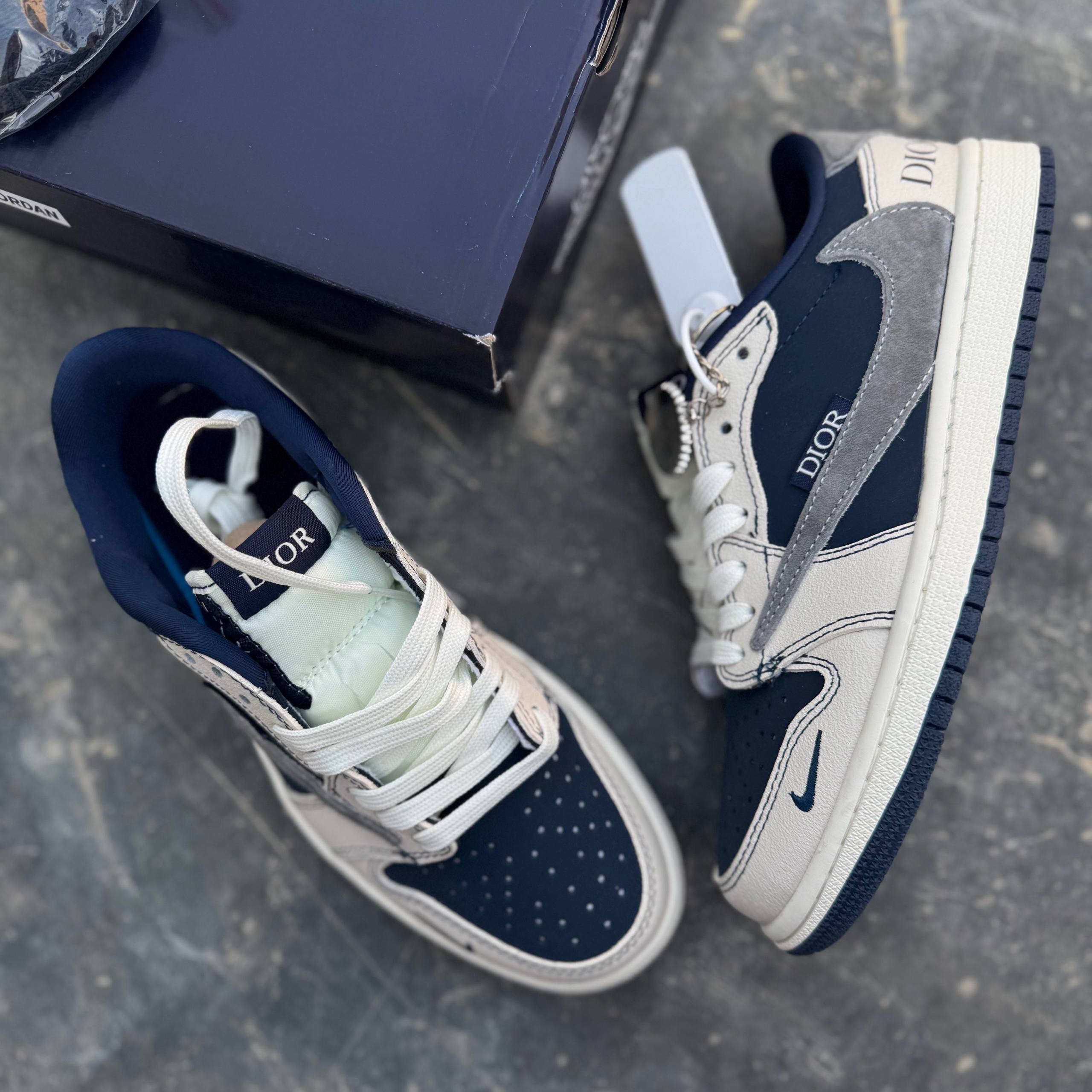ترویس اسکات دیور Nike Air Jordan 1 Low OG SP Travis Scott x Dior.