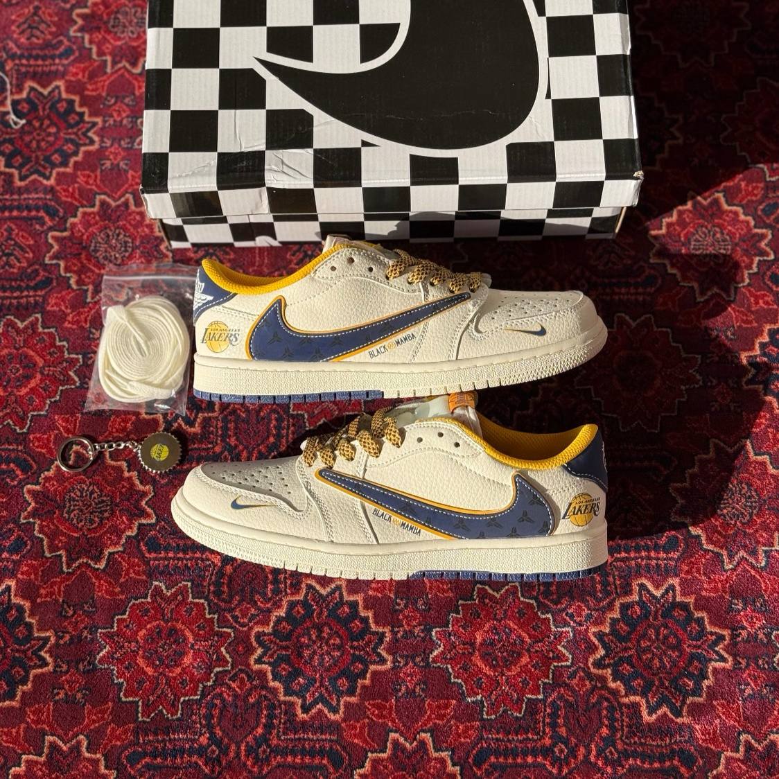 جردن 1 ترویس اسکات Nike Air Jordan 1Travis Scott