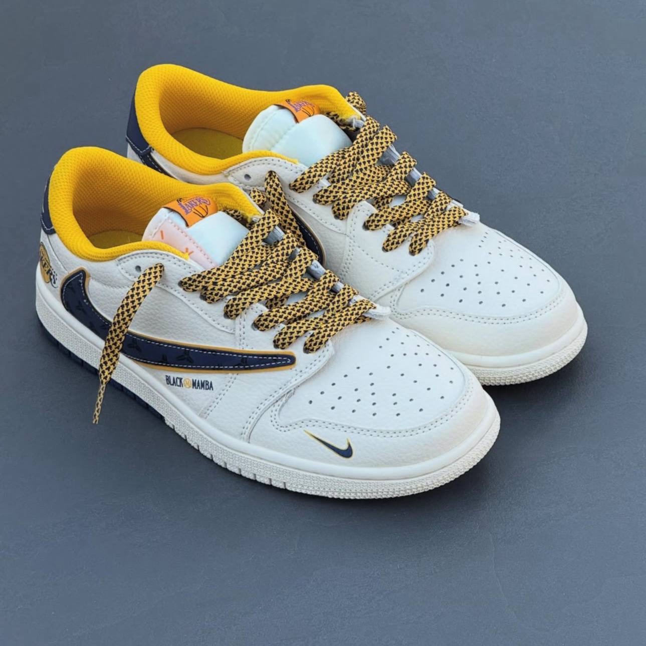 جردن 1 ترویس اسکات Nike Air Jordan 1Travis Scott