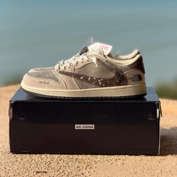 جردن 1 ترویس اسکات Nike Air Jordan 1Travis Scott