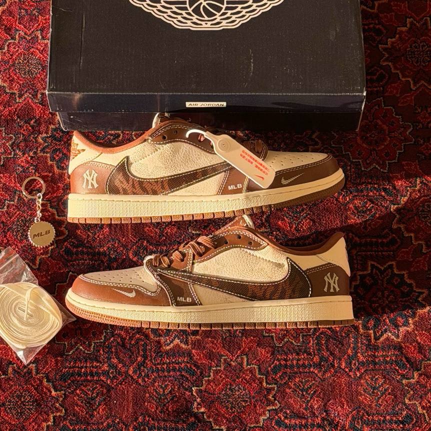جردن 1 ترویس اسکات Nike Air Jordan 1Travis Scott
