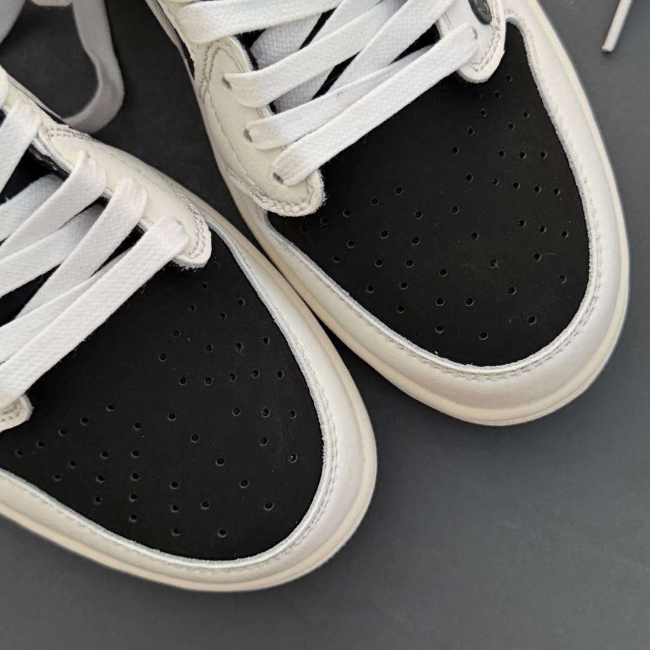 جردن 1 ترویس اسکات Nike Air Jordan 1Travis Scott