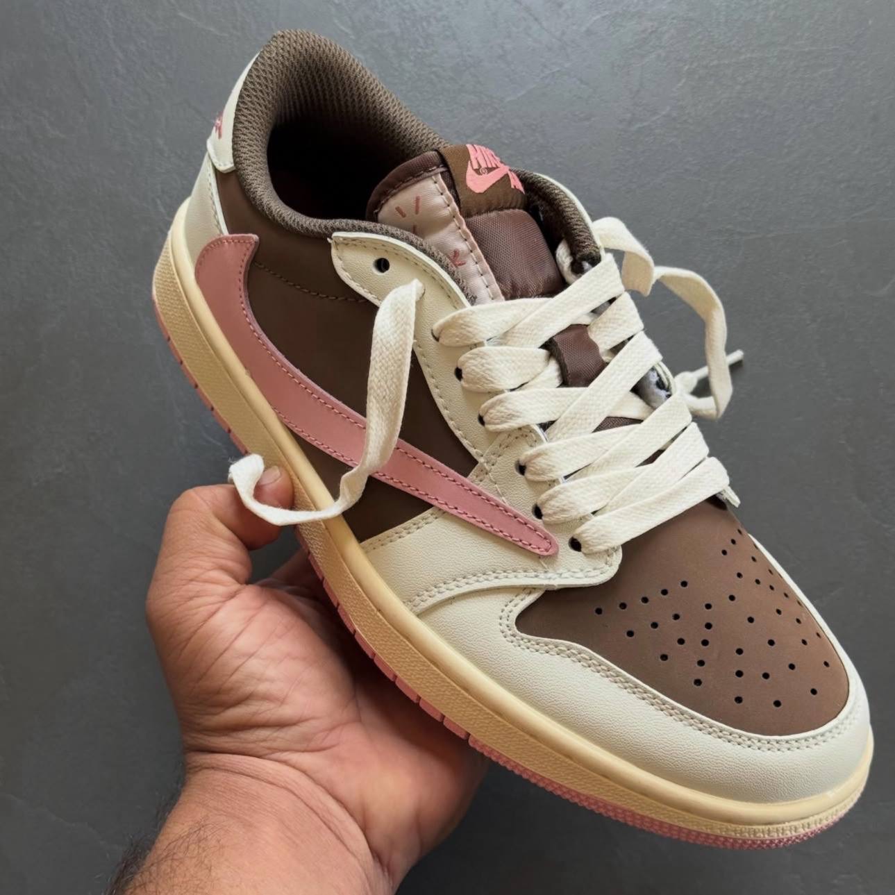 جردن 1 ترویس اسکات Nike Air Jordan 1Travis Scott