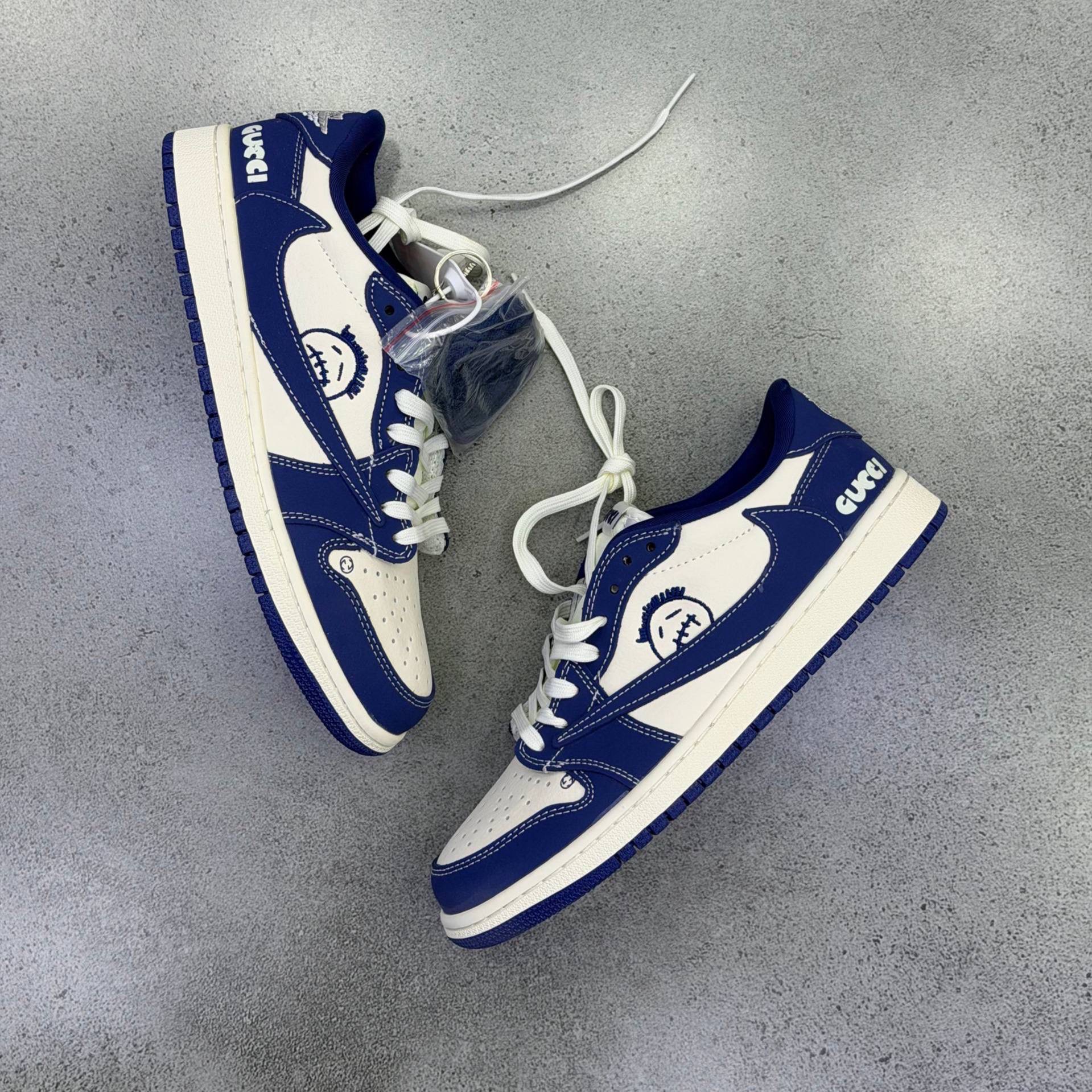 جردن 1 ترویس اسکات Nike Air Jordan 1Travis Scott