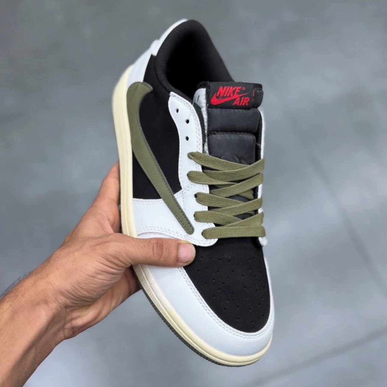 جردن 1 ترویس الیو Nike Air Jordan 1Travis