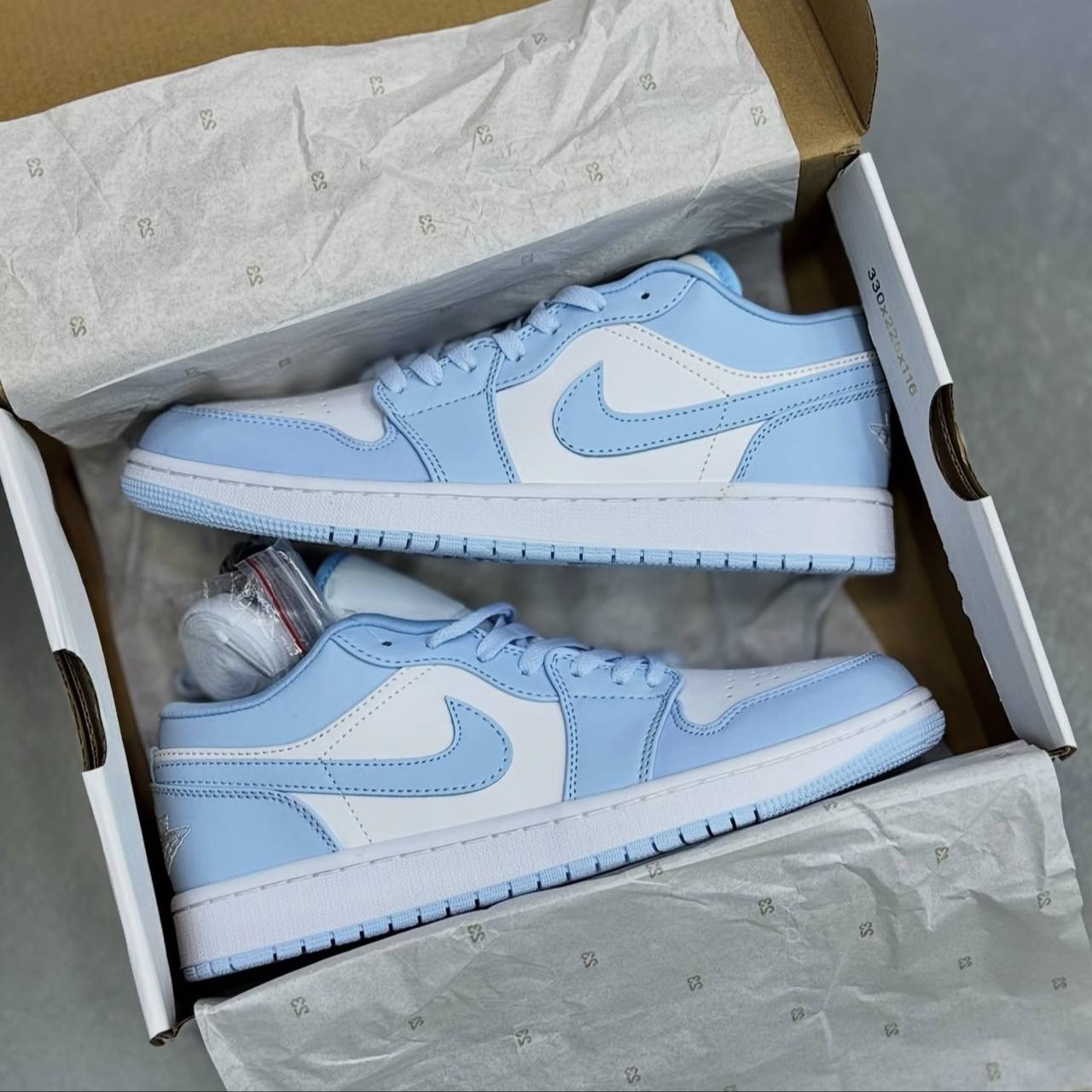 نایک ایر جردن وان ایس بلو Nike Air Jordan 1