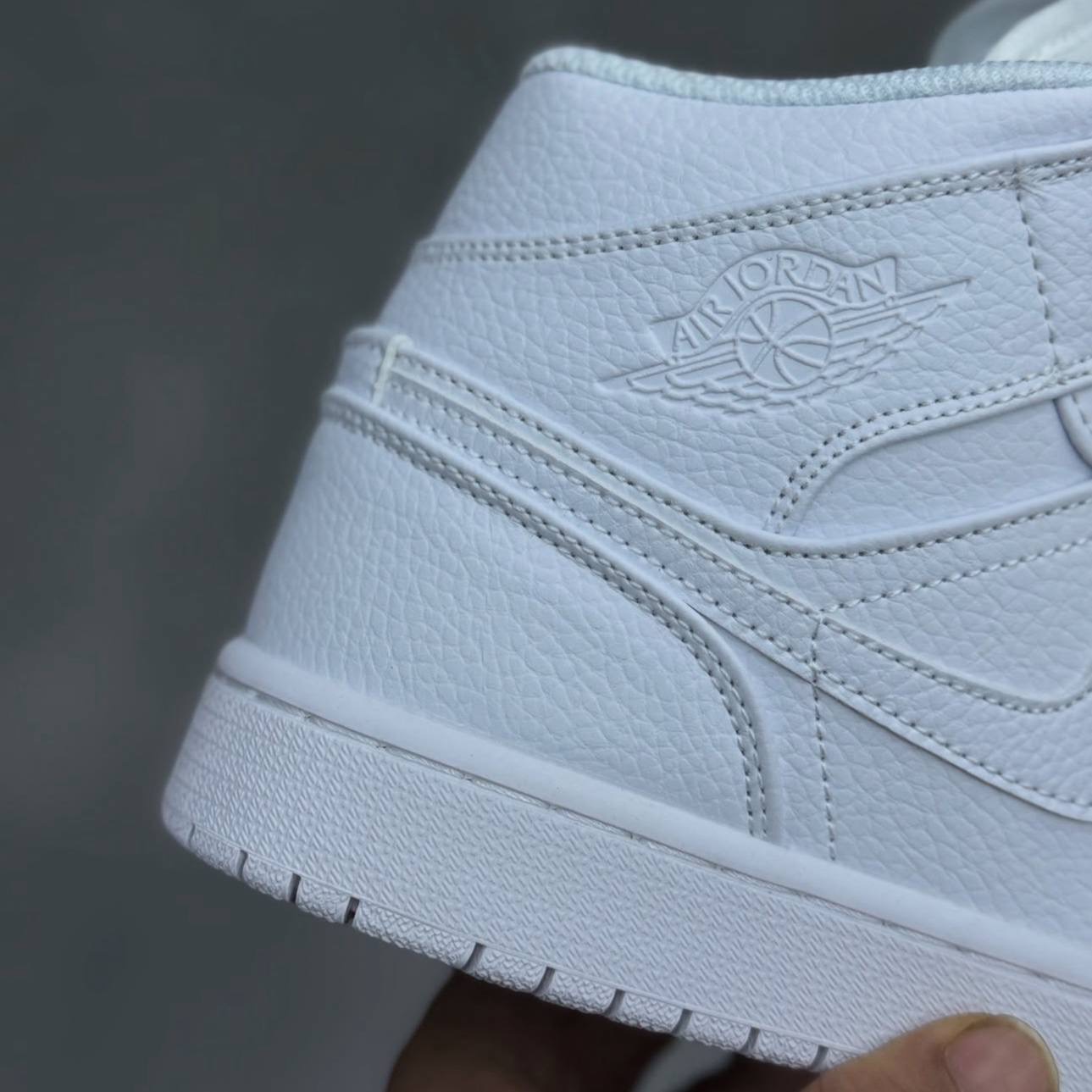 نایک ایر جردن وان تمام سفیدNike Air Jordan One 