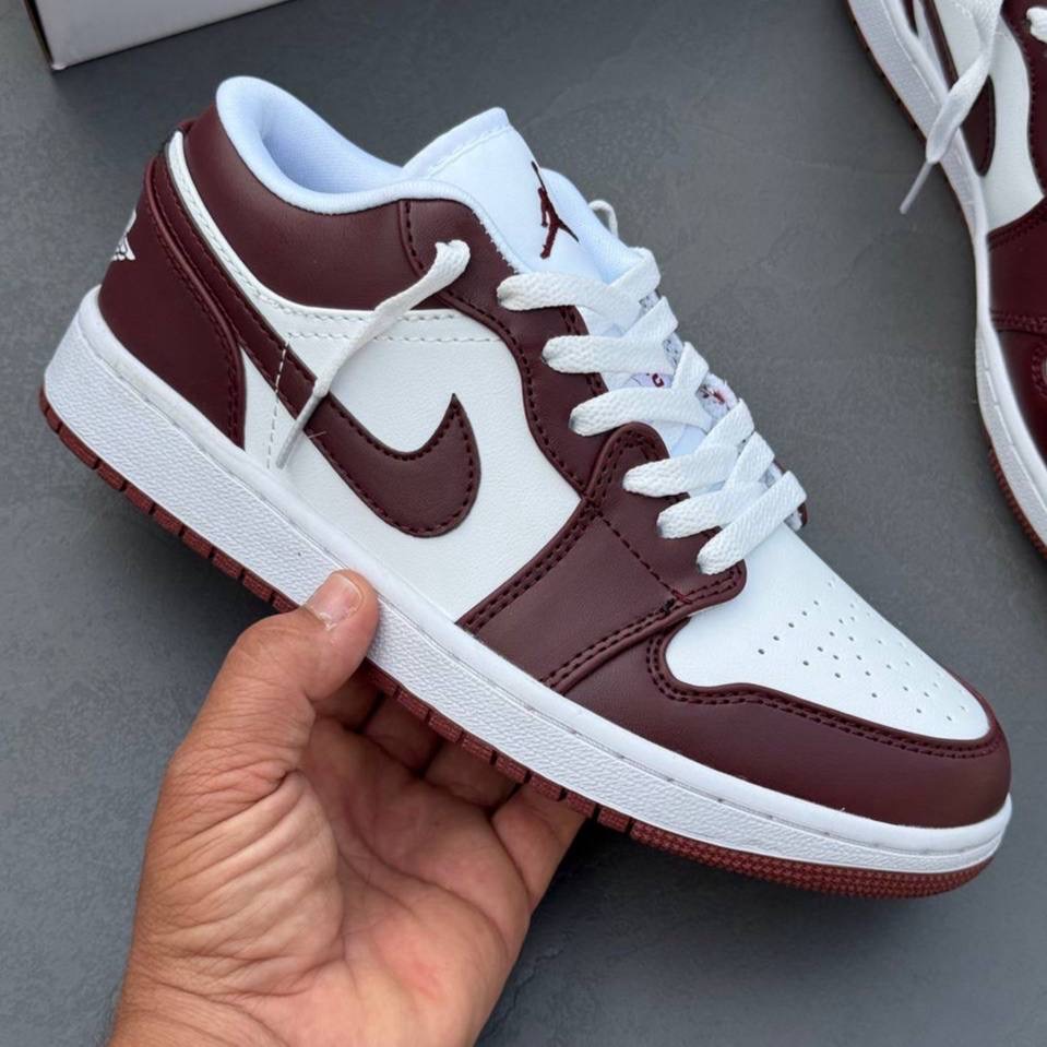 نایک ایر جردن وان زرشکی Nike Air Jordan 1