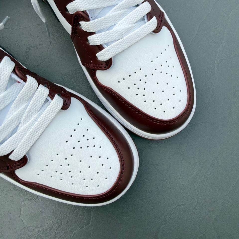 نایک ایر جردن وان زرشکی Nike Air Jordan 1