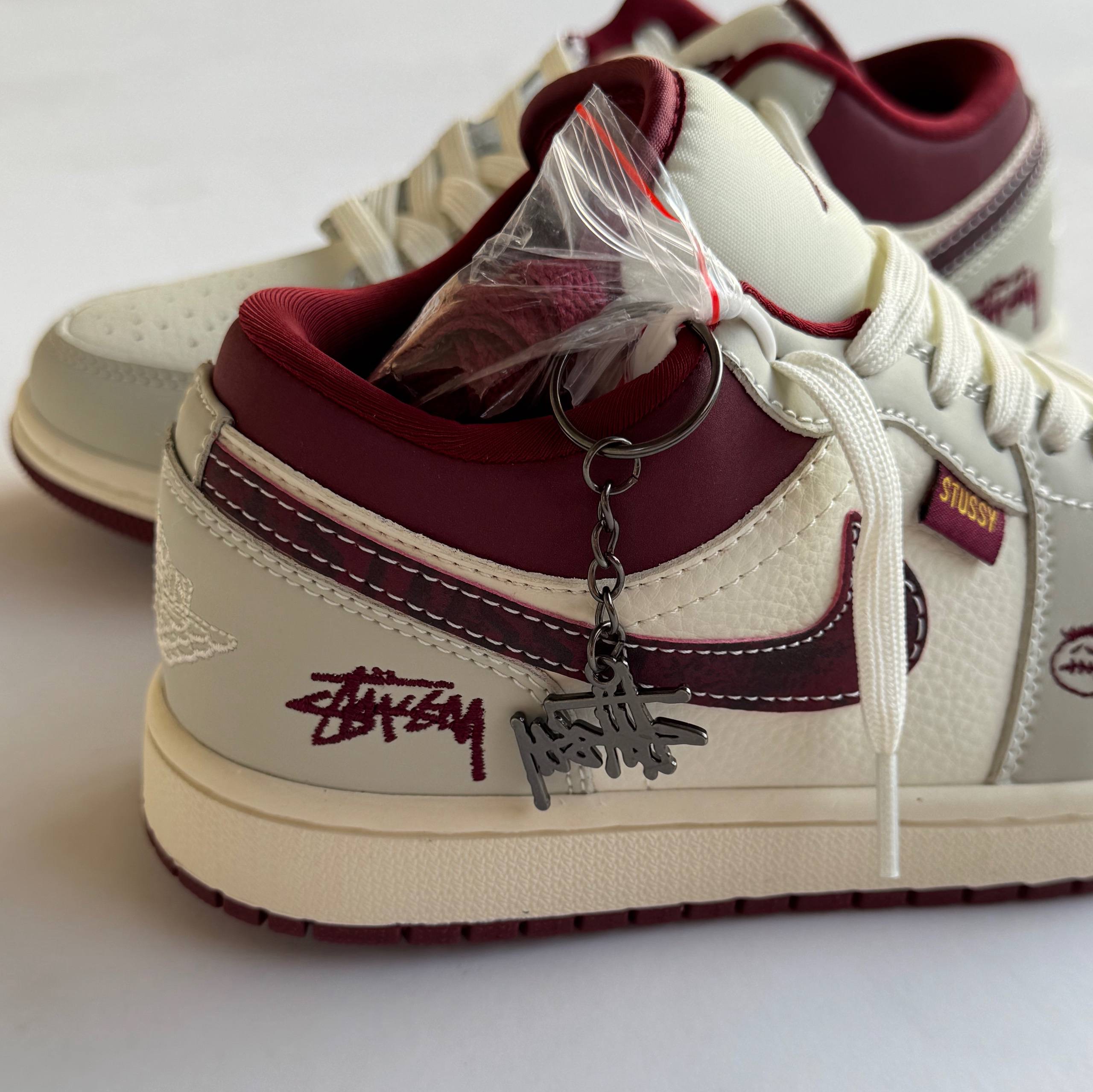 نایک ایر جردن وان صورتی Nike Air Jordan 1