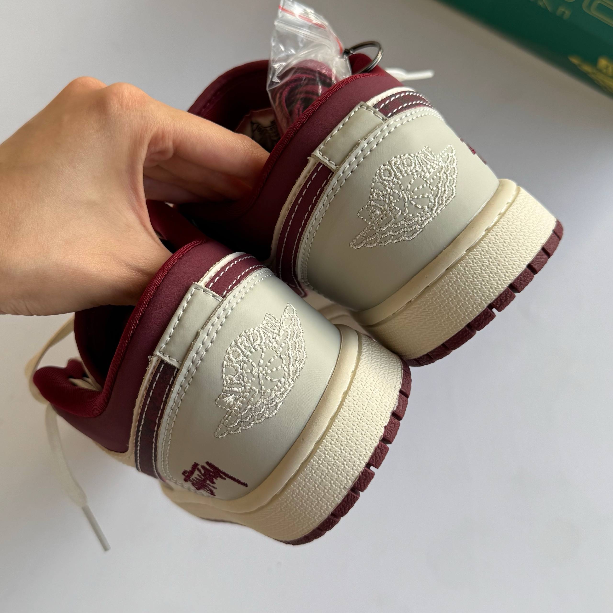 نایک ایر جردن وان صورتی Nike Air Jordan 1