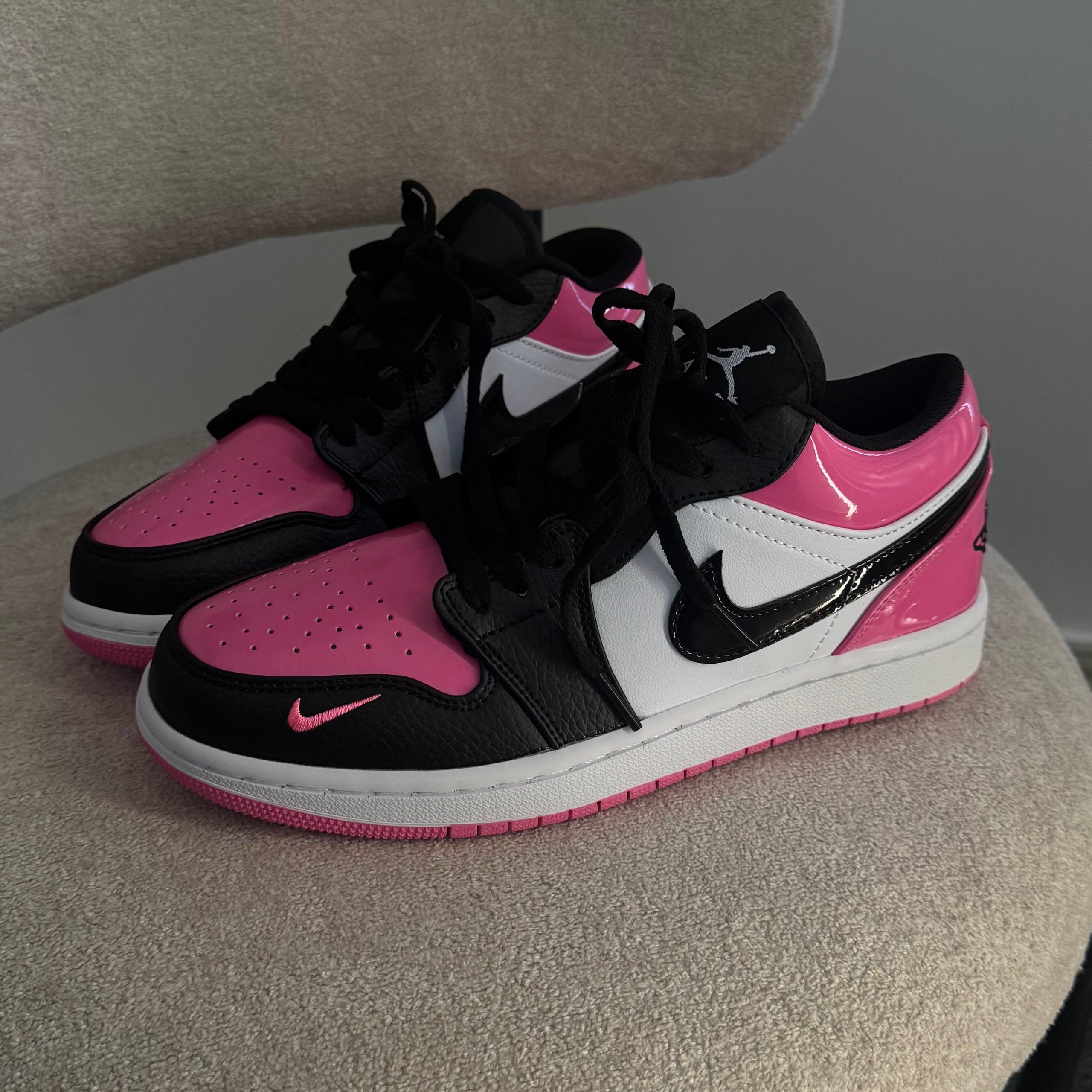 نایک ایر جردن وان صورتی Nike Air Jordan 1