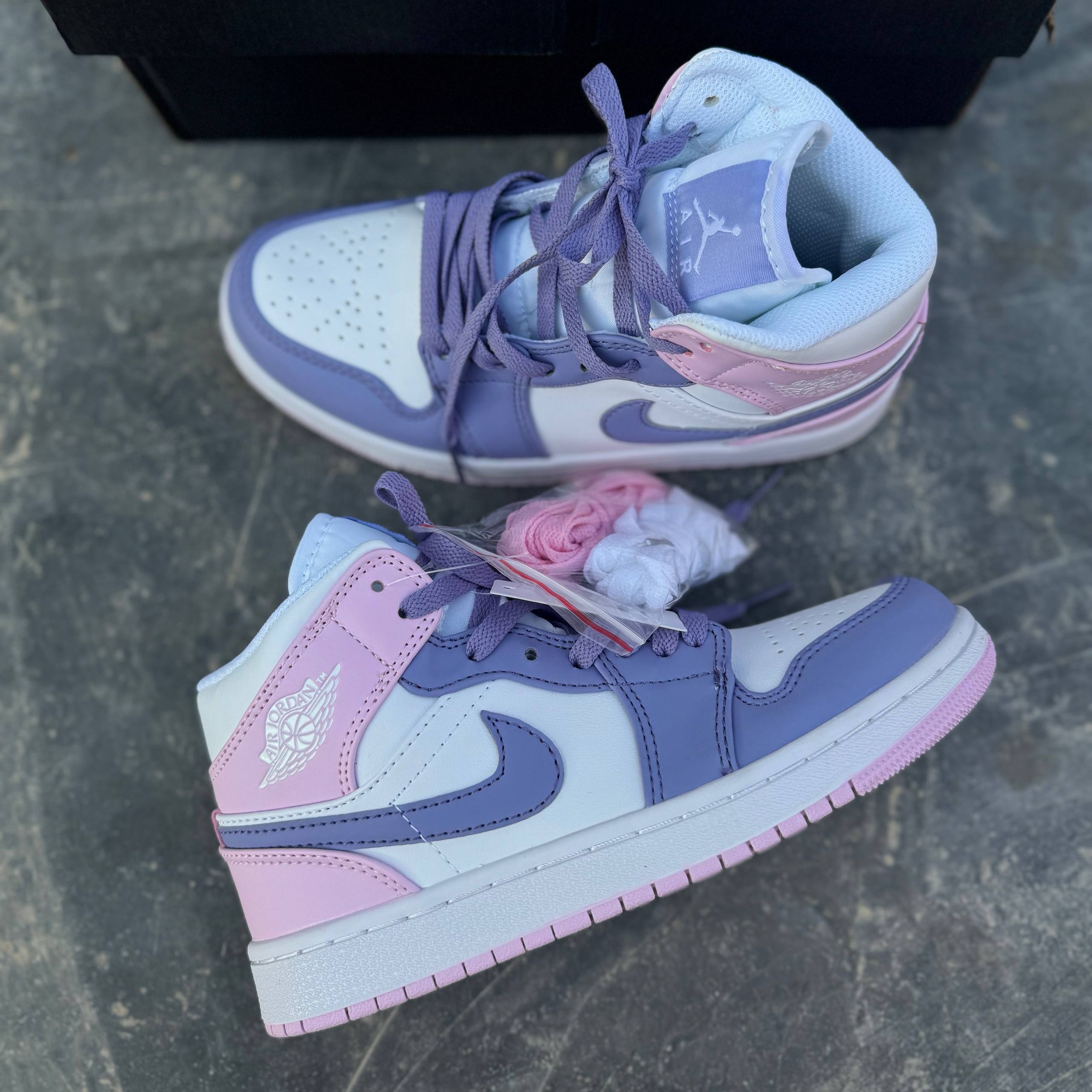 نایک ایر جردن وان مید صورتی