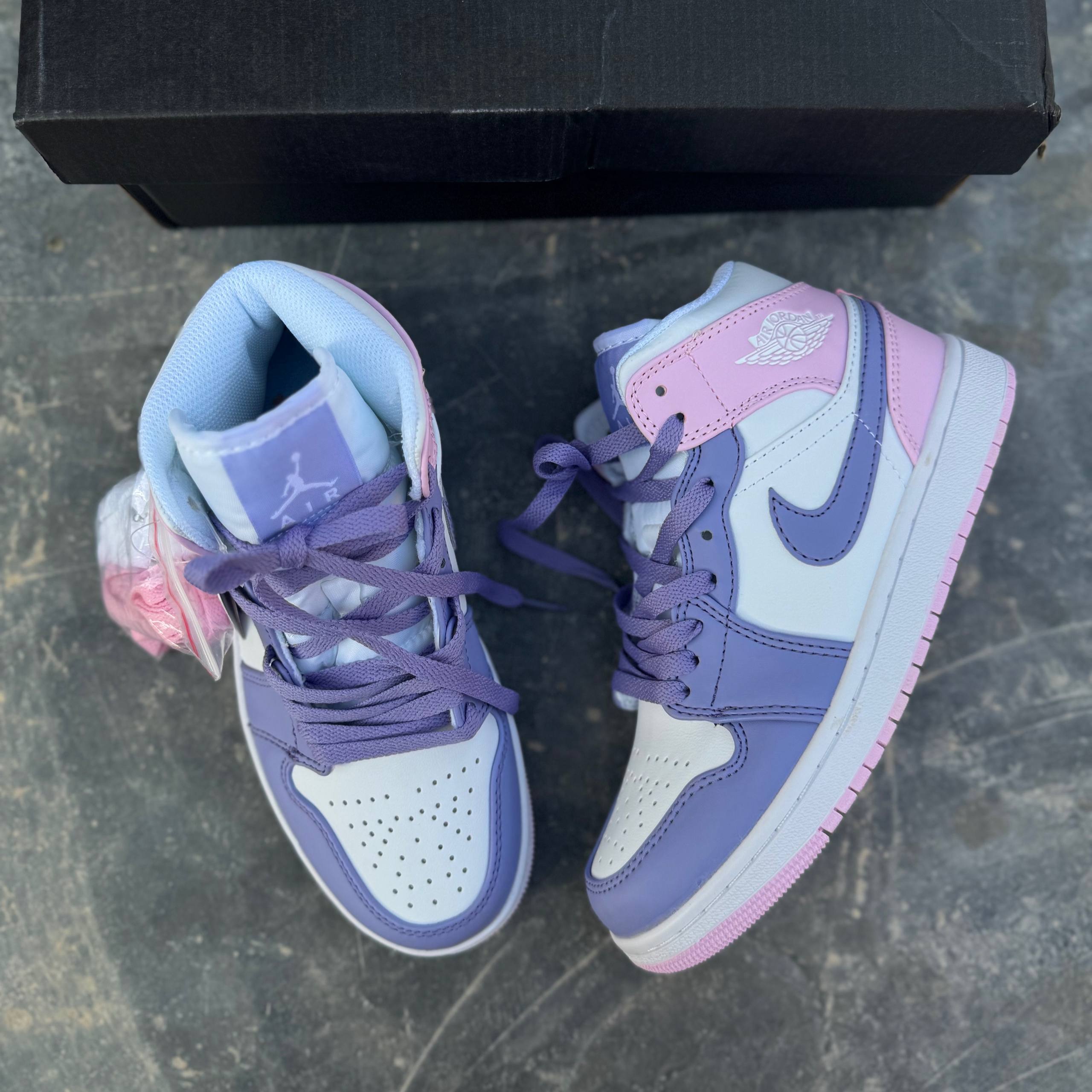 نایک ایر جردن وان مید صورتی