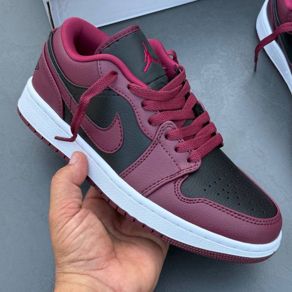 نایک ایر جردن وانNike Air Jordan 1
