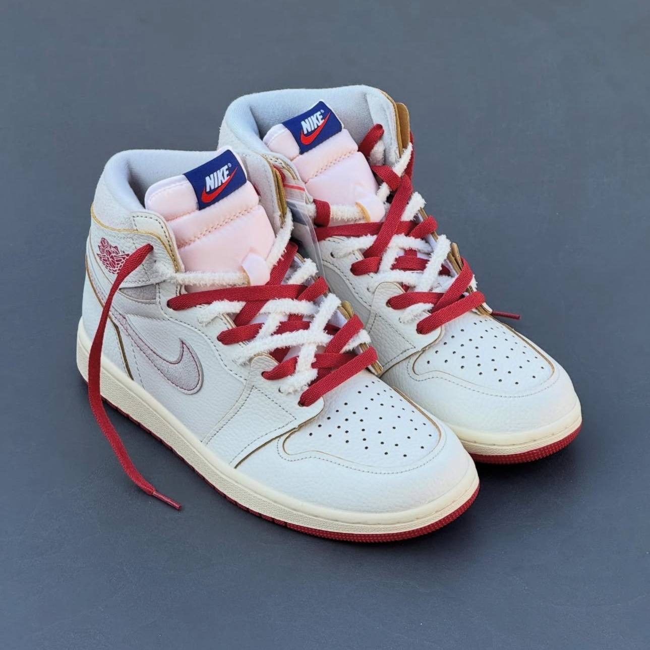 نایک ایر جردن وانNike Air Jordan 1