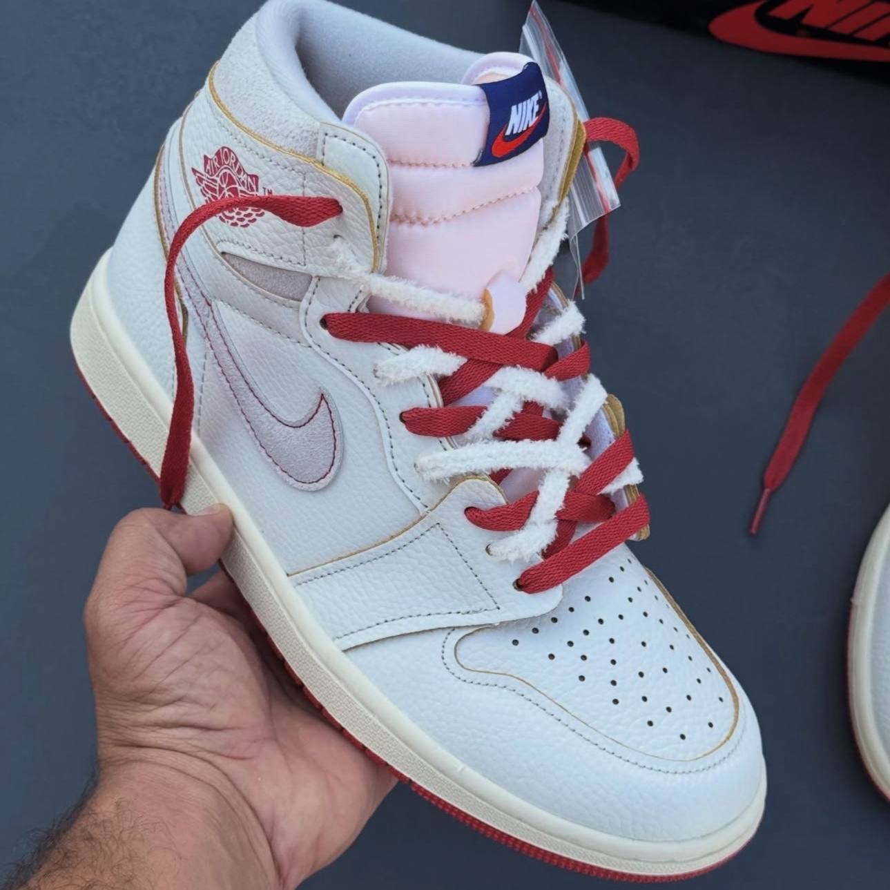 نایک ایر جردن وانNike Air Jordan 1