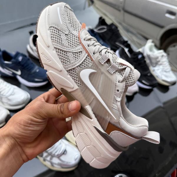 نایک وی تو کی موکا Nike V2K Run