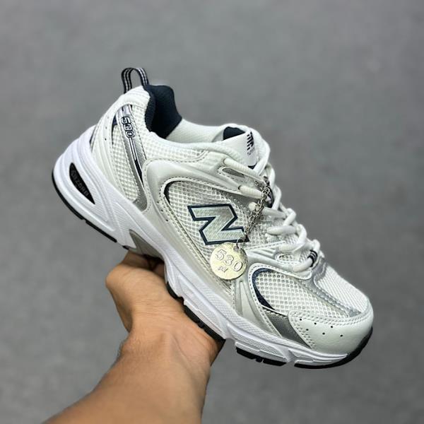 نیوبالانس سفید سرمه ای new balance530