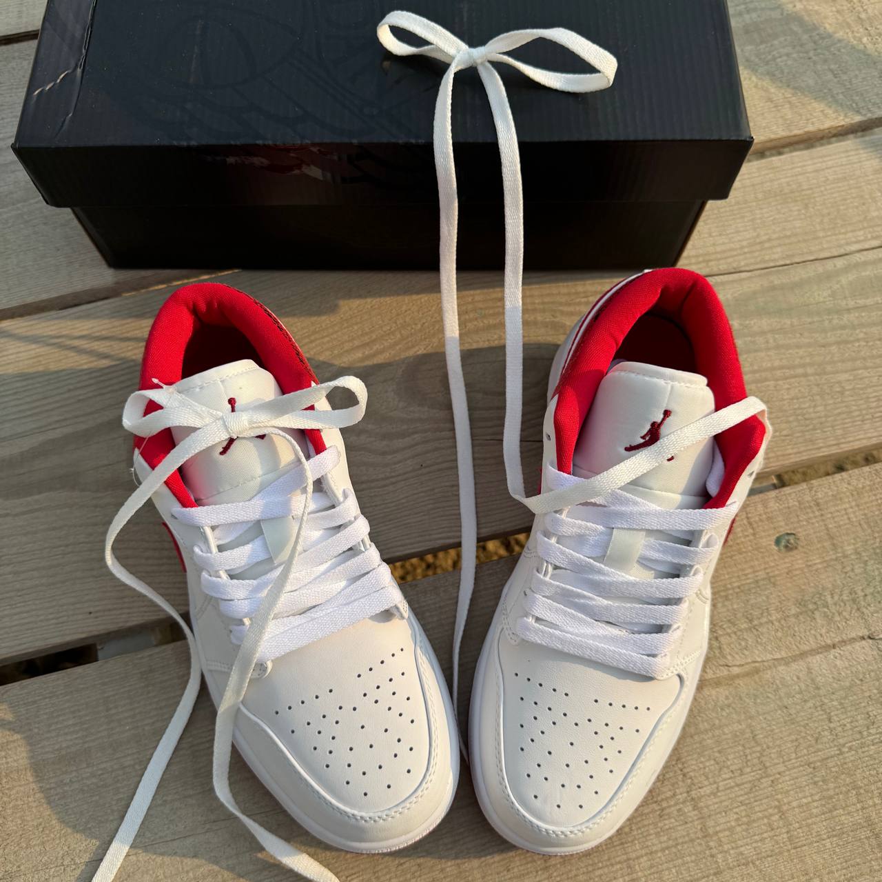 ایر جردن وان پشت قرمز براق